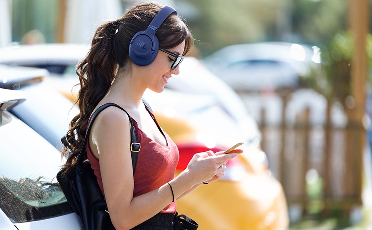 Casti JBL Tune 780NC