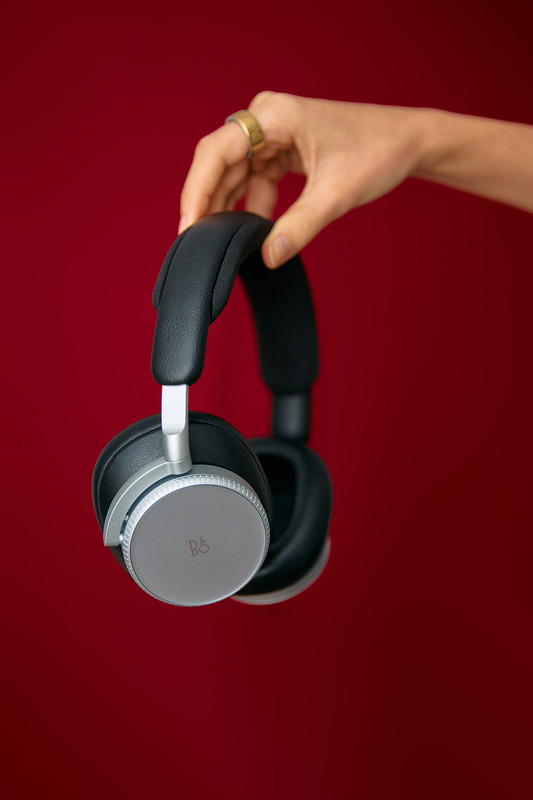 Casti Bang & Olufsen Beoplay H100