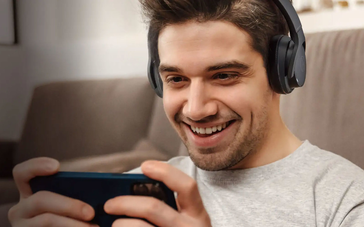 Casti Audio-Technica ATH-S220BT