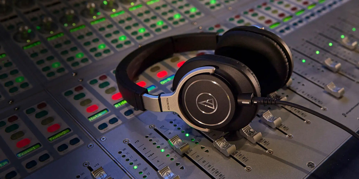 Casti DJ Audio-Technica ATH-M70x Negru la AVstore.ro