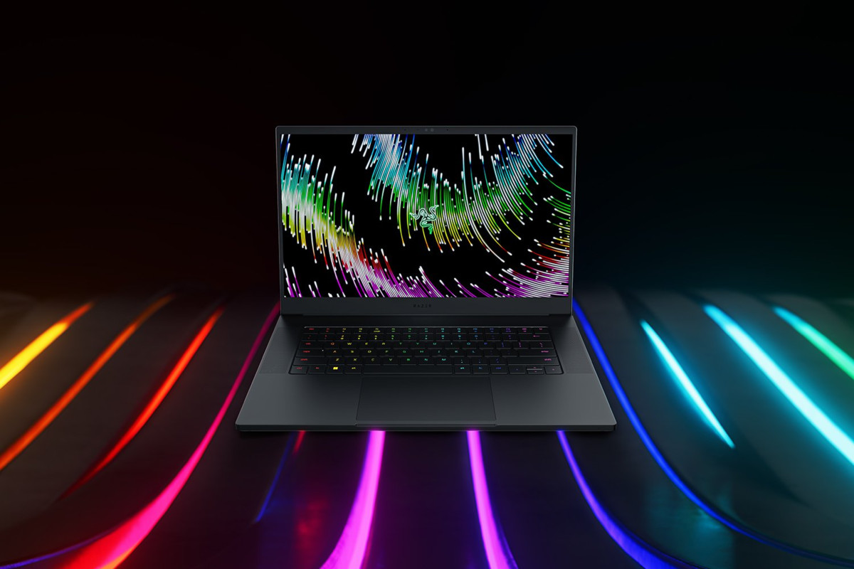 Laptop Razer Blade 15 (2023) RT 4070 GPU, i9-13800H, 15.6