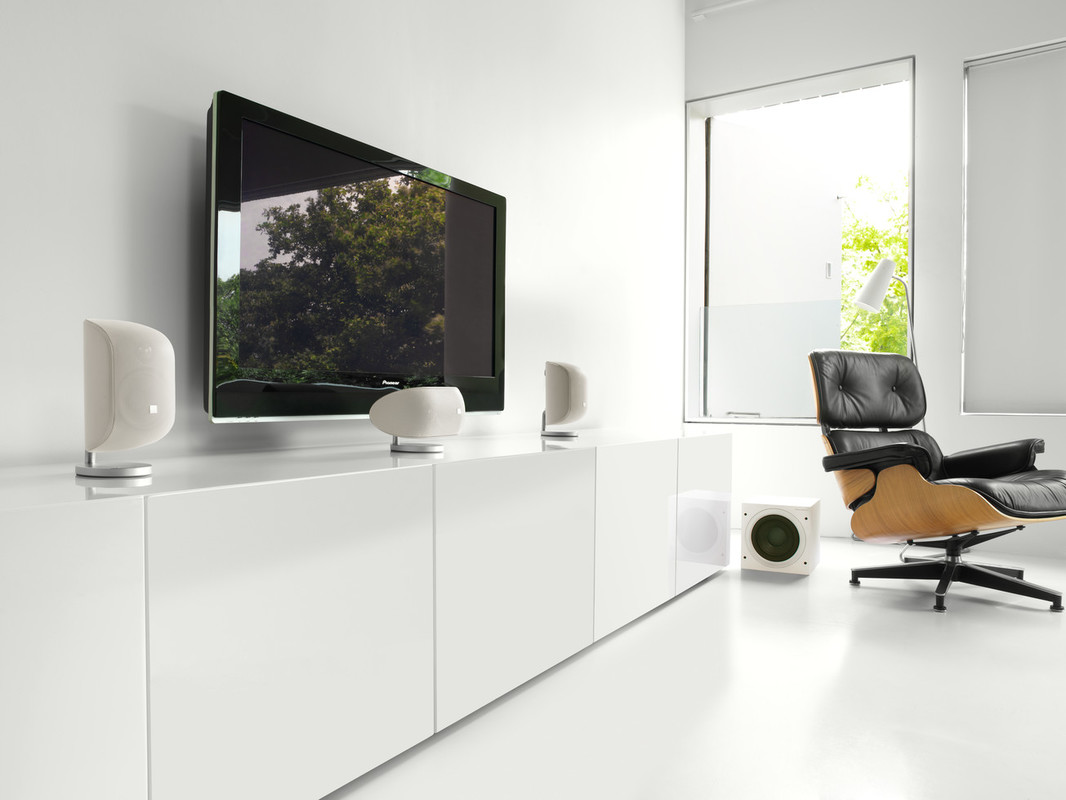 Boxe Bowers & Wilkins M-1 la AVstore.ro