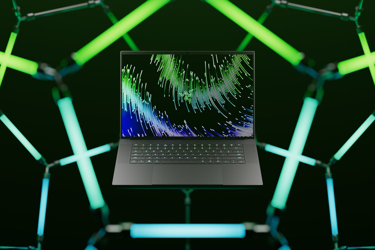 Laptop Razer Blade 16 (2023) RT 4070 GPU, i9-13950HX, 16