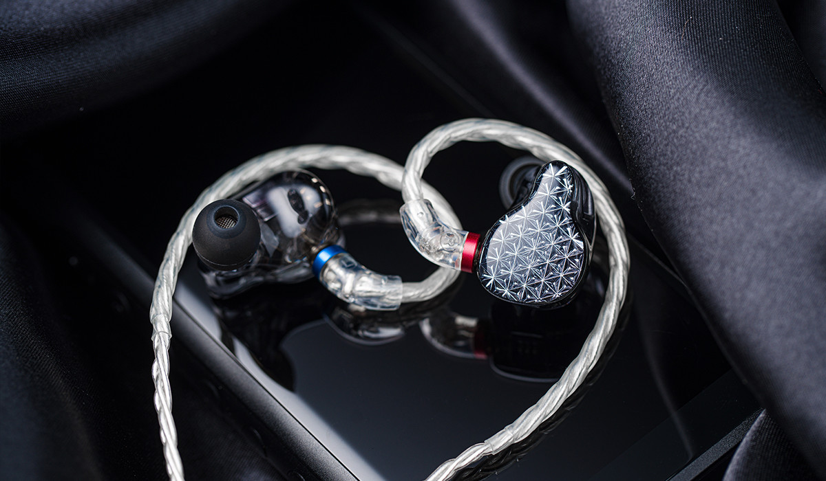 Casti Hi-Fi Fiio FA9 la AVstore.ro