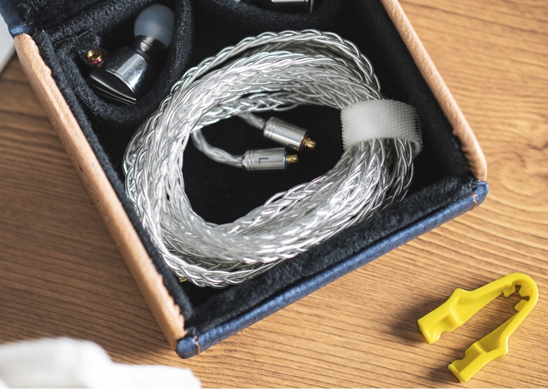 Casti Hi-Fi Fiio FD5 la AVstore.ro