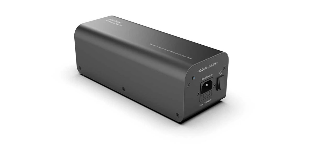 Isotek Syncro Uni V5, 10A Black Resigilat