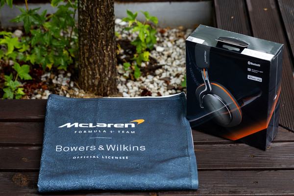 Accesorii, Bowers & Wilkins McLaren Co-Branded Beach Towel, avstore.ro