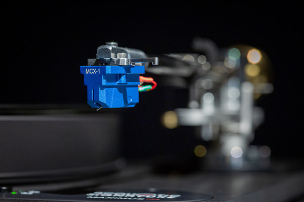 Doze pick-up  Tip doza: Moving-Coil, Doza Acoustic Signature MCX1, avstore.ro
