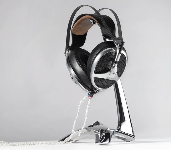 Accesorii CASTI  Meze, Meze MANTA CHROME stand pentru casti, avstore.ro