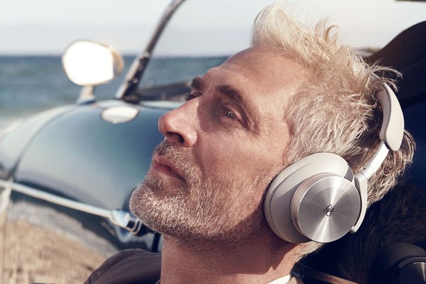 Casti pentru telefon (cu microfon)  Bang & Olufsen,  Beoplay H95, avstore.ro