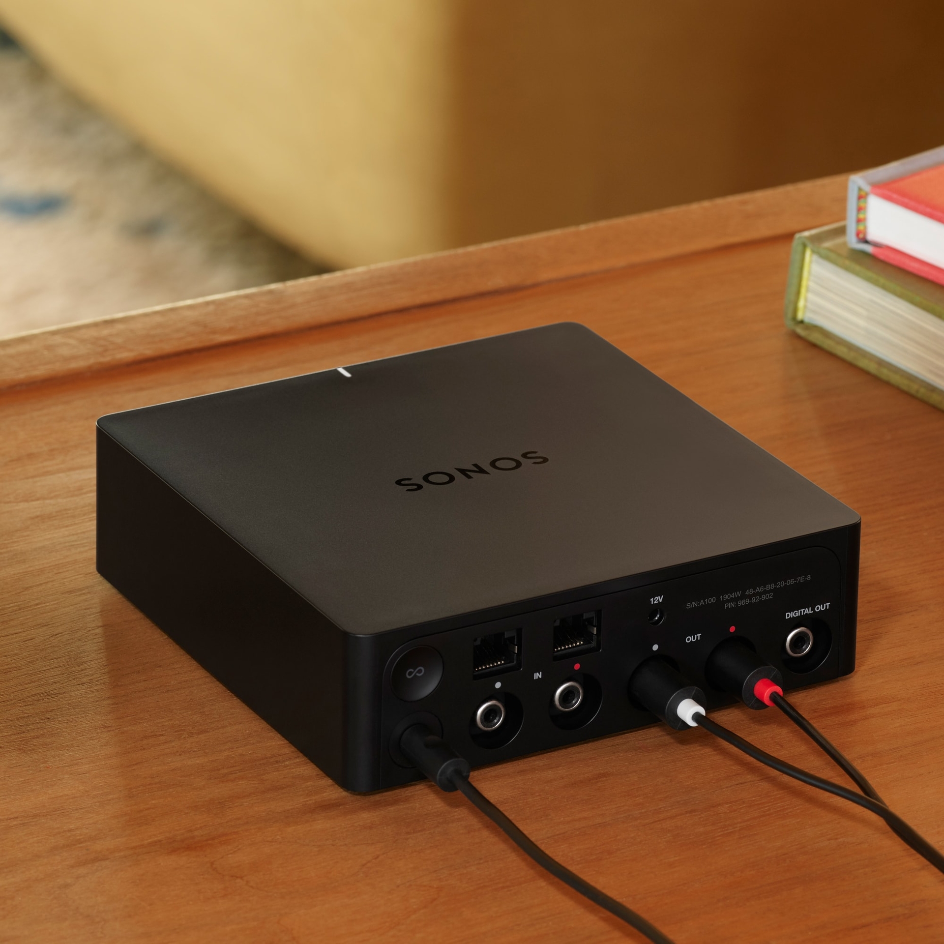 Sonos Port conectat la un sistem audio existent pentru streaming Sonos
