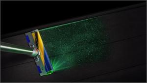Capătul de curățare Laser Slim Fluffy Dyson dezvăluind praful
