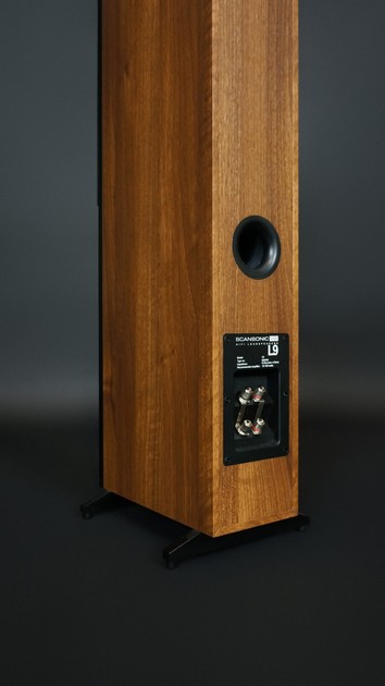 L9-rear-walnut-1000x1780