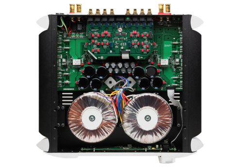 600i-Inside-1370x590