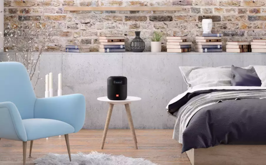 JBL-TUNERXL-BLACK-Lifestyle01-DAB