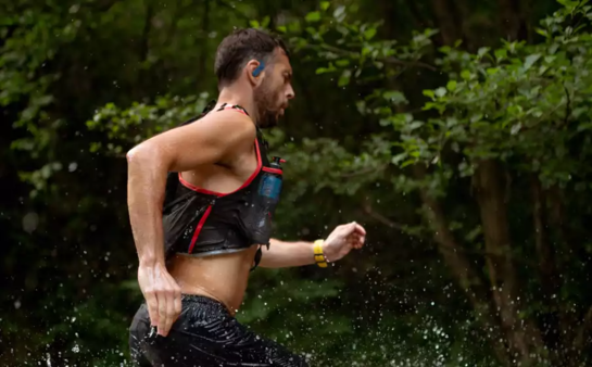 JBL-ENDURANCE-PEAK-II-LIFESTYLE3