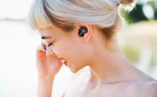 JBL-Tune-125-TWS-Lifestyle1