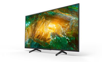 Imagine laterală cu televizorul, prezentând designul bazat pe aluminiu