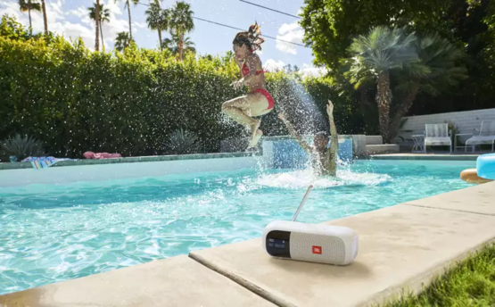 JBL-TUNER2-DAB-Lifestyle02-1605x1605px